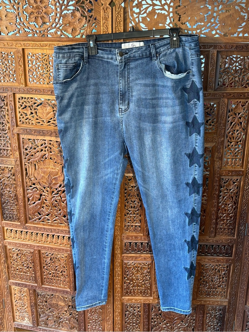Straight Leg Women’s Jeans with Blue & Green Embroidered Stars on Legs